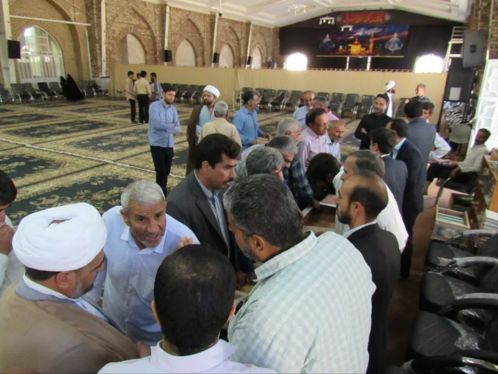برپایی میز خدمت مدیران دستگاه‌های اجرایی در سه قلعه