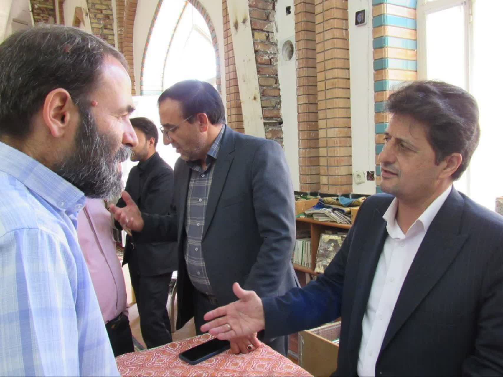 برپایی میز خدمت مدیران دستگاه‌های اجرایی در سه قلعه