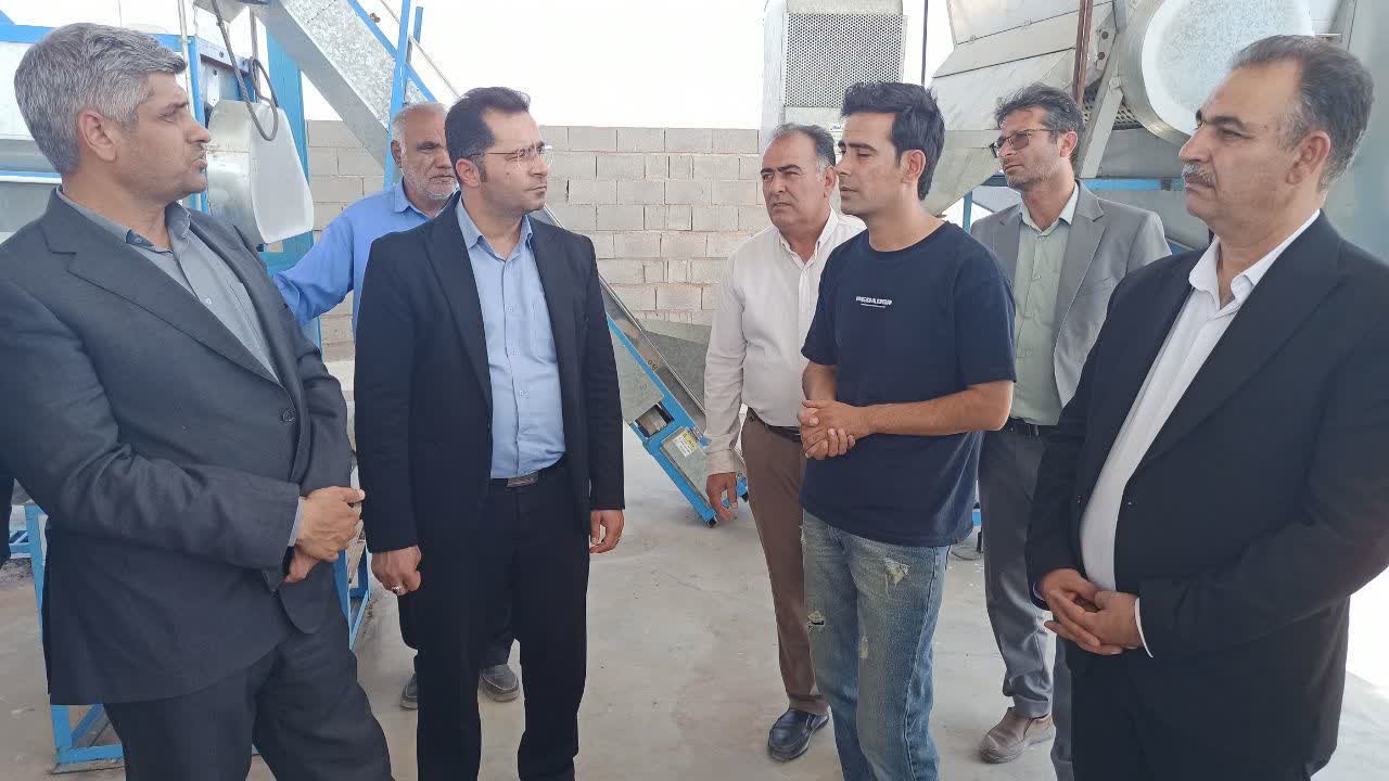 بازدید نماینده مجلس و فرماندار بشرویه از ترمینال ضبط پسته نادری افشار
