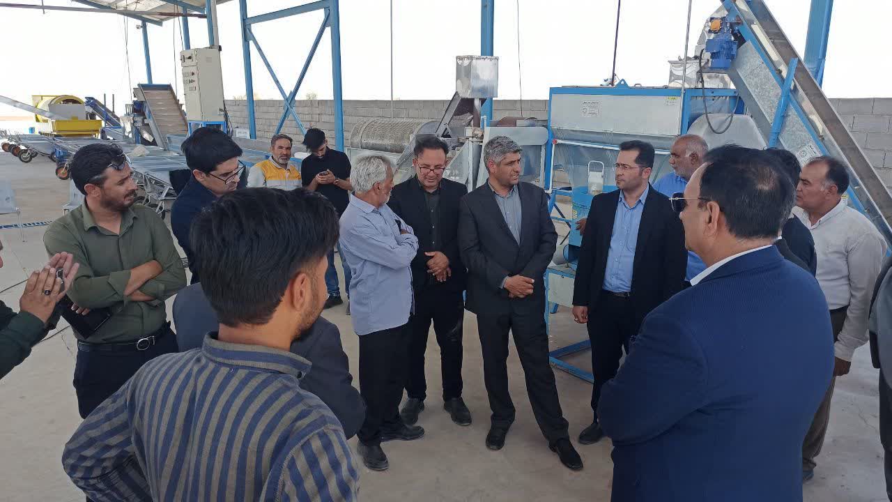 بازدید نماینده مجلس و فرماندار بشرویه از ترمینال ضبط پسته نادری افشار
