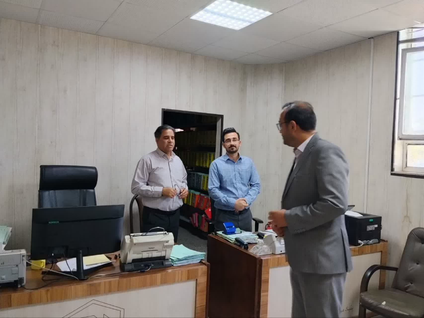 بازدید سرزده فرماندار سرایان از اداره بنیاد مسکن