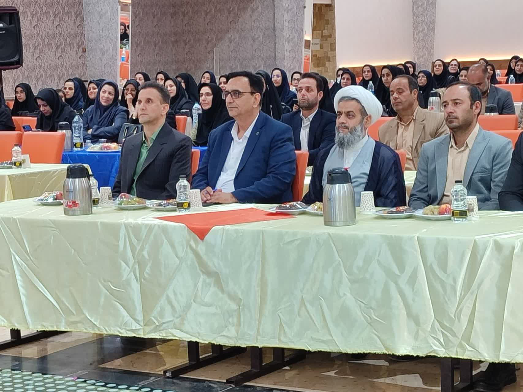 میزبانی شبکه بهداشت و درمان بشرویه از مسئولان و بهورزان خراسان جنوبی