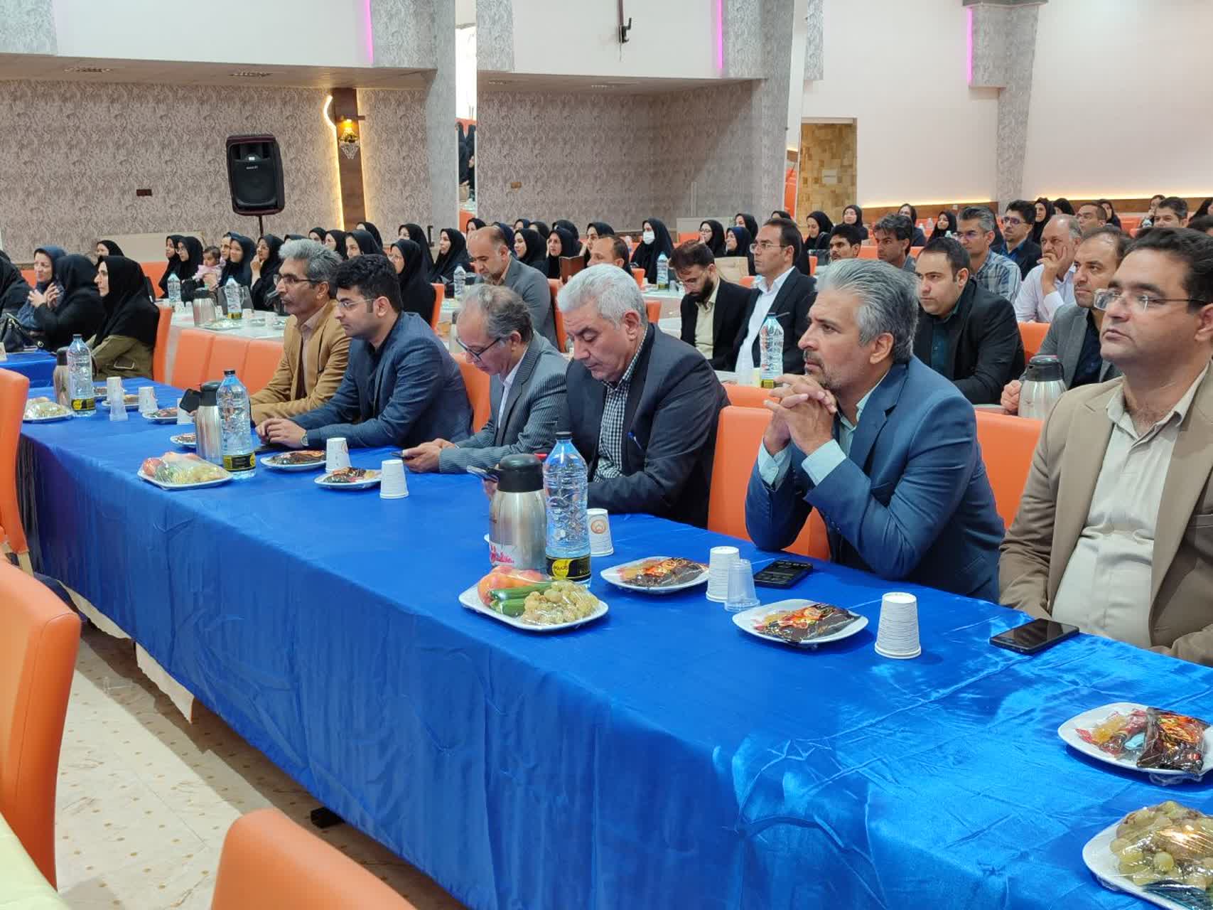 میزبانی شبکه بهداشت و درمان بشرویه از مسئولان و بهورزان خراسان جنوبی