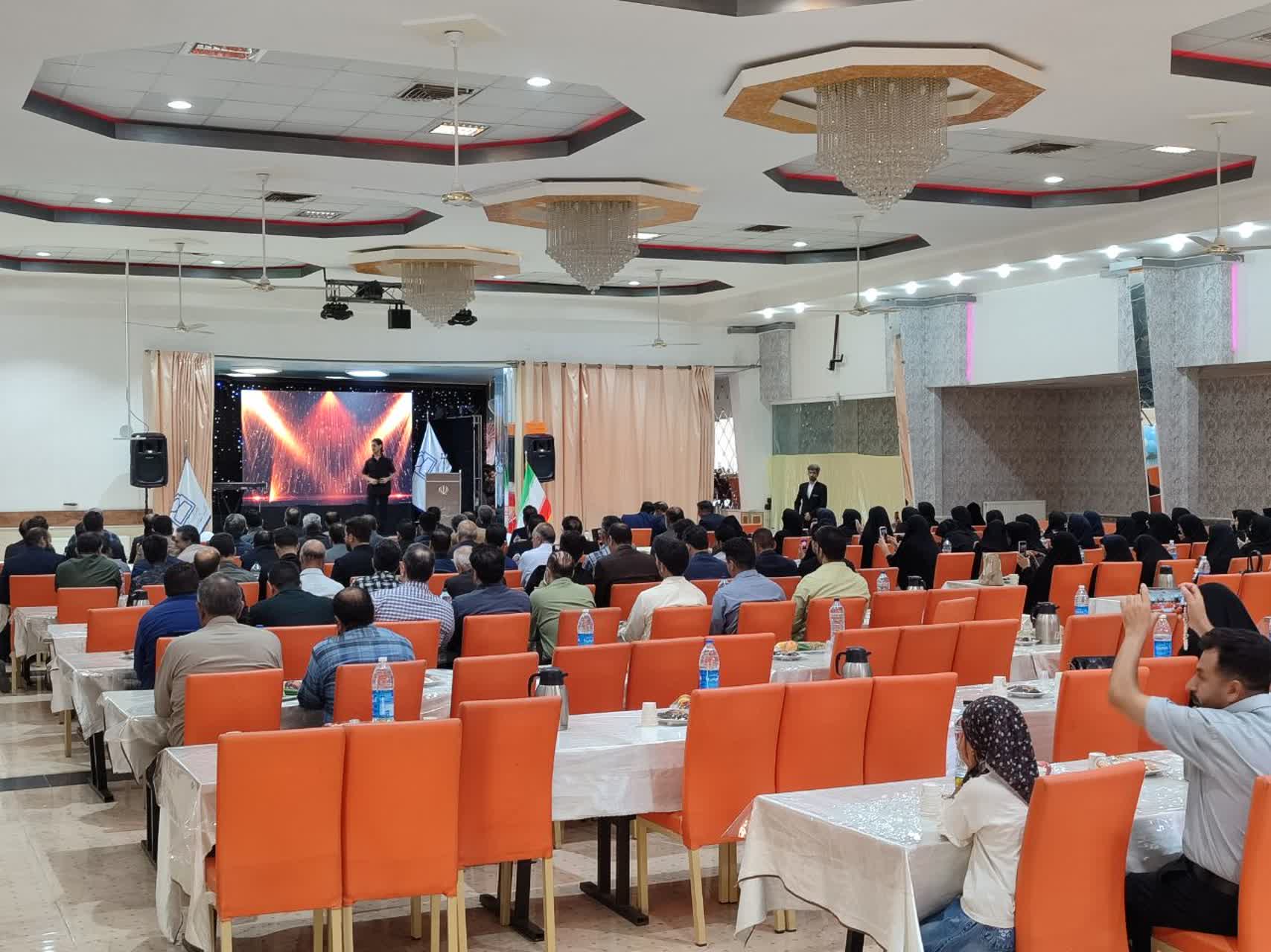 برگزاری مراسم بزرگداشت روز بهورز با برنامه‌های شاد در بشرویه