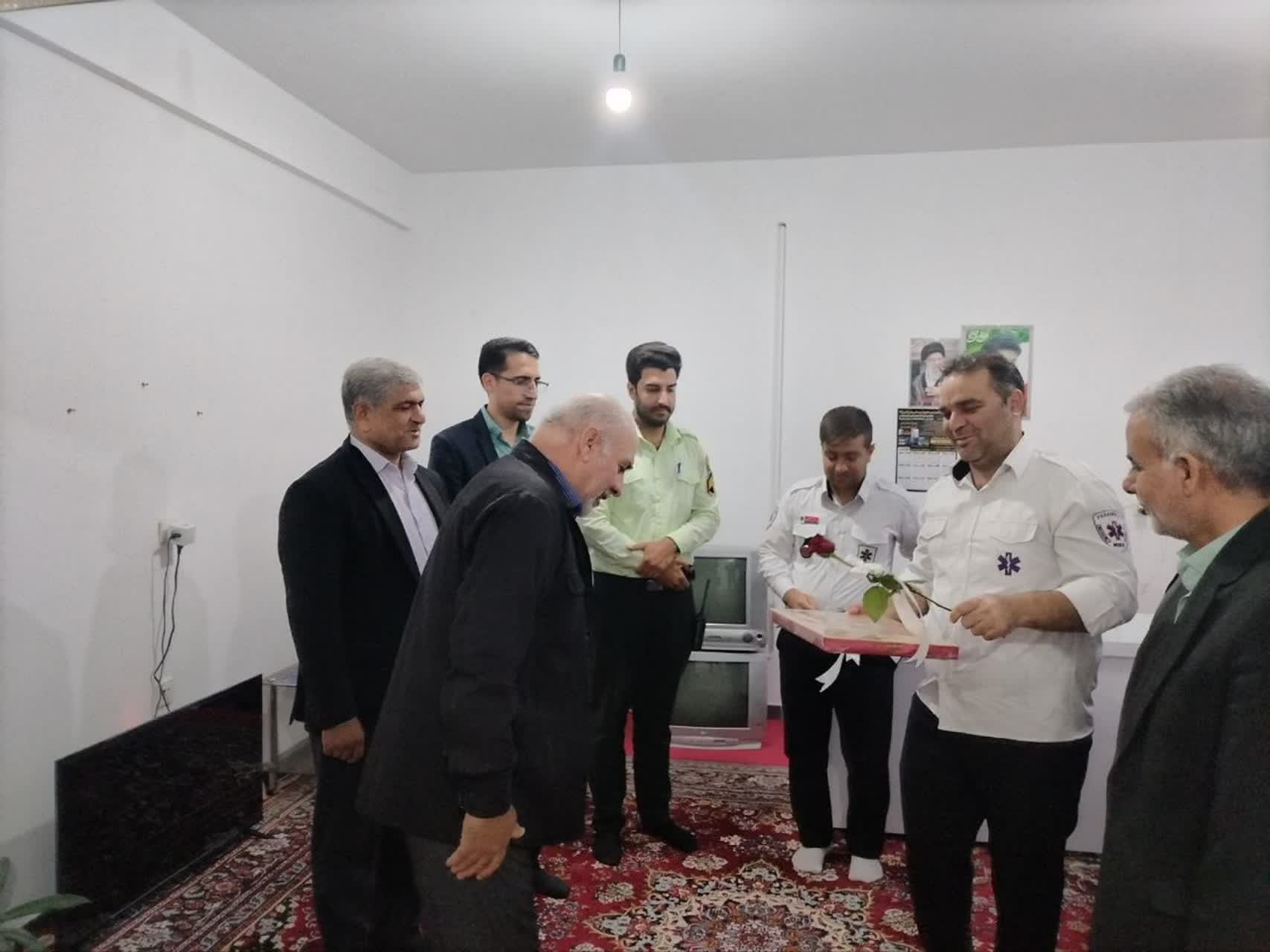 بازدید مسئولان و معتمدین روستای رقه از پایگاه اورژانس ۱۱۵