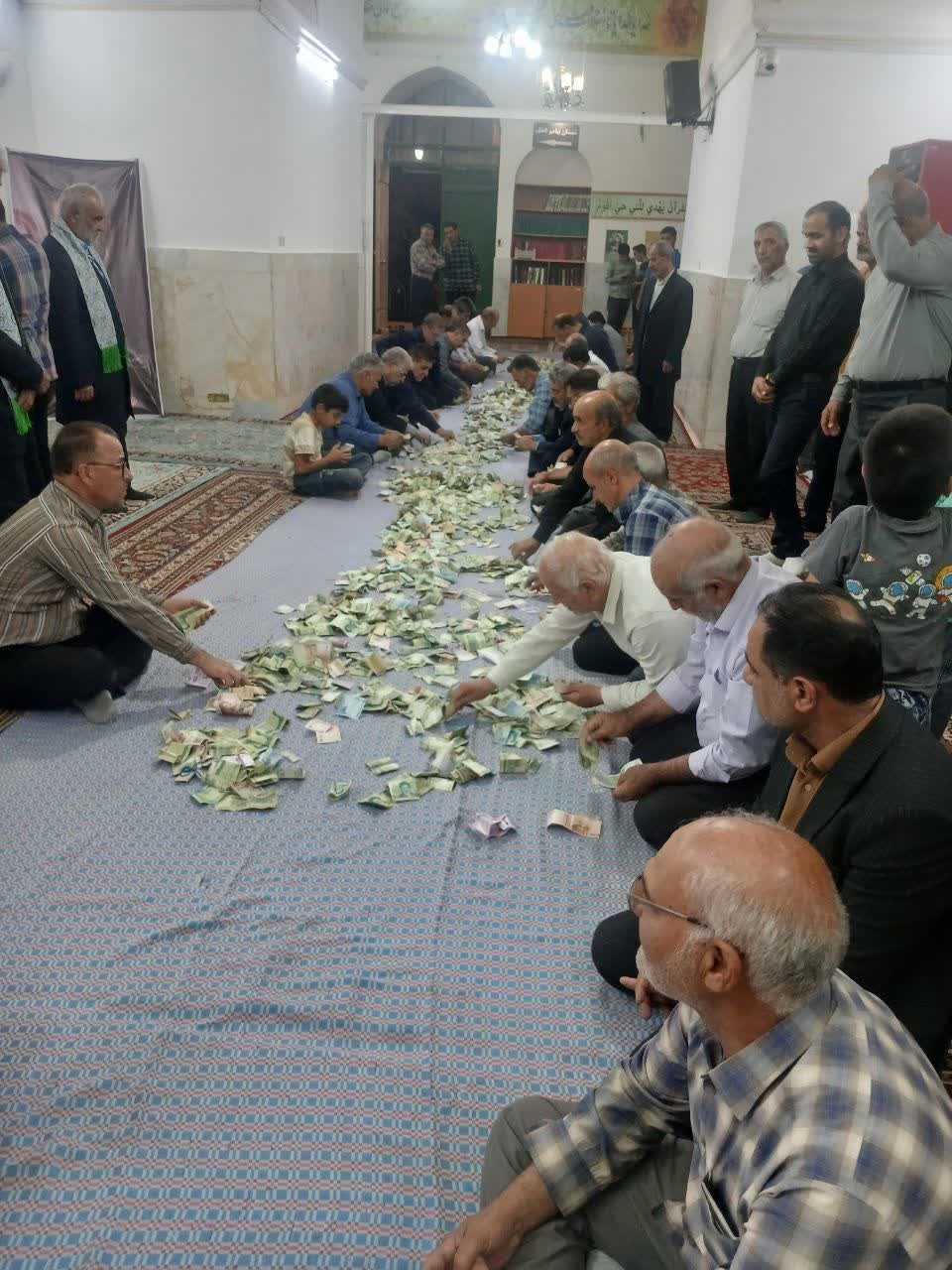 برگزاری آیین غبارروبی ضریح امامزادگان فردوس پس از نماز عشاء
