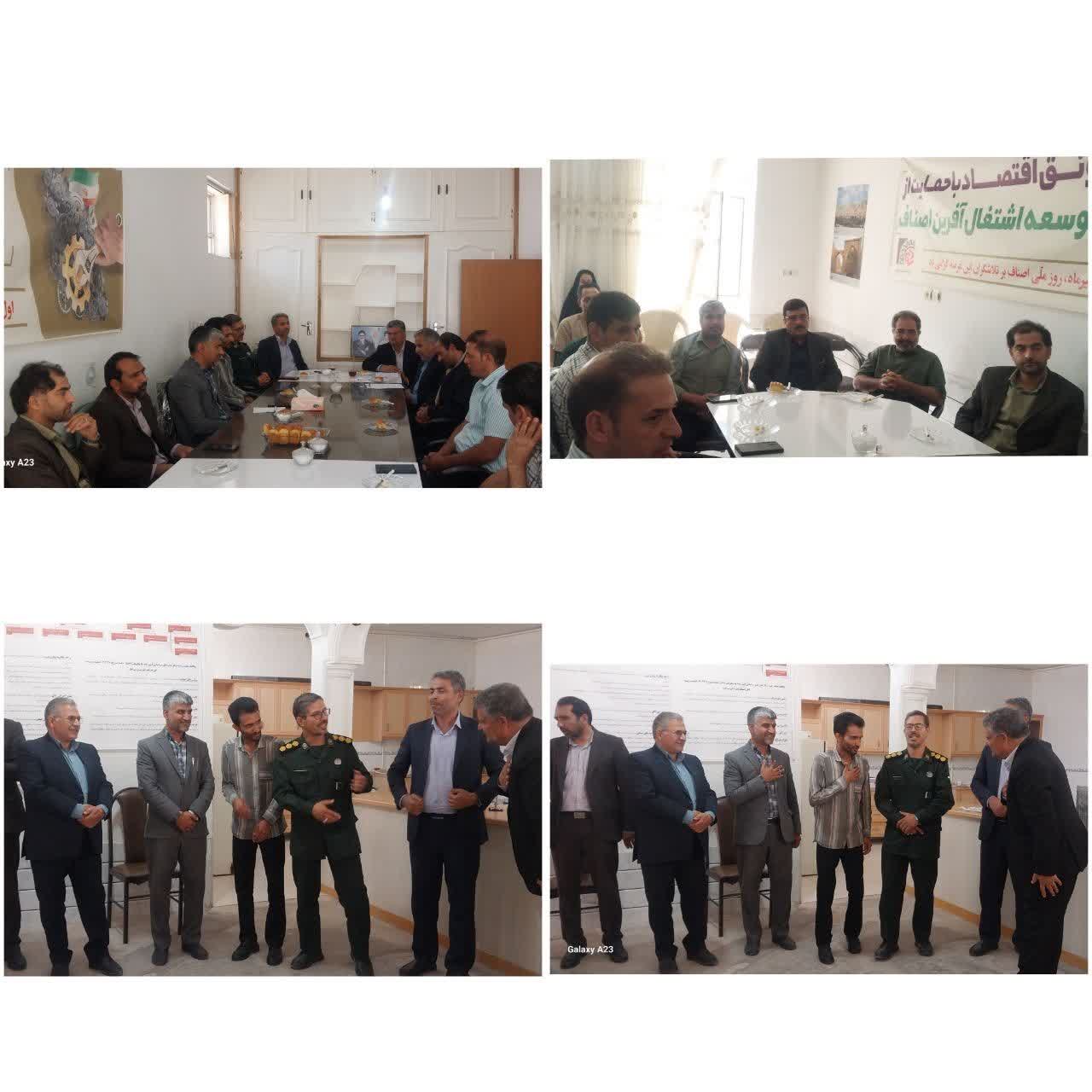 مراسم تکریم و معارفه رئیس اتاق اصناف شهرستان سرایان