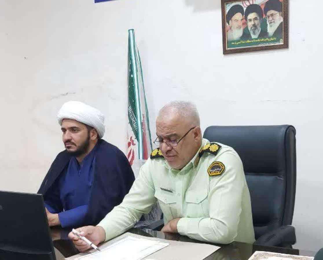 نشست خبری اصحاب رسانه با فرمانده انتظامی بشرویه در هفته انتظامی