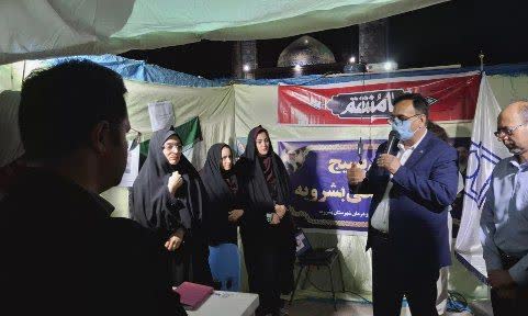 بازدید مسئولین از غرفه شبکه بهداشت و درمان بشرویه