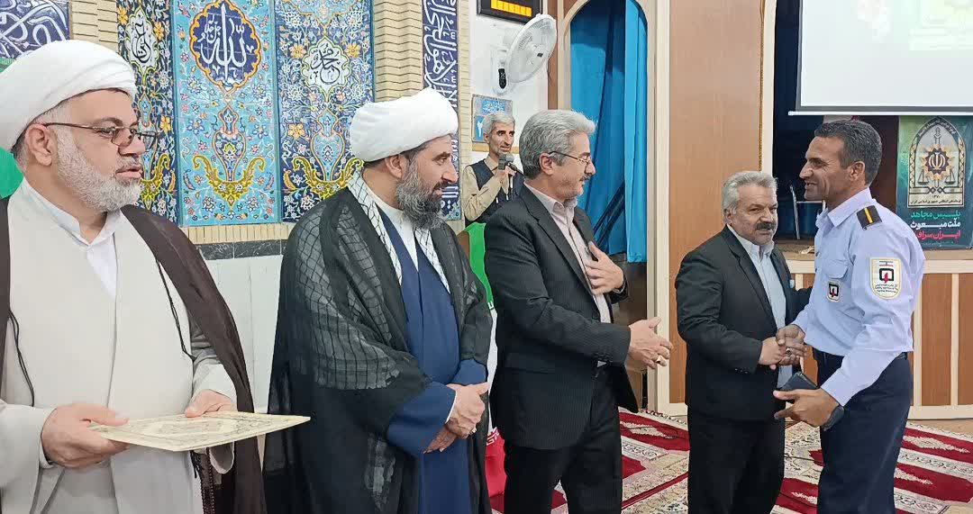 تقدیر از آتش‌نشانان و نیروی انتظامی در نماز جمعه اسلامیه