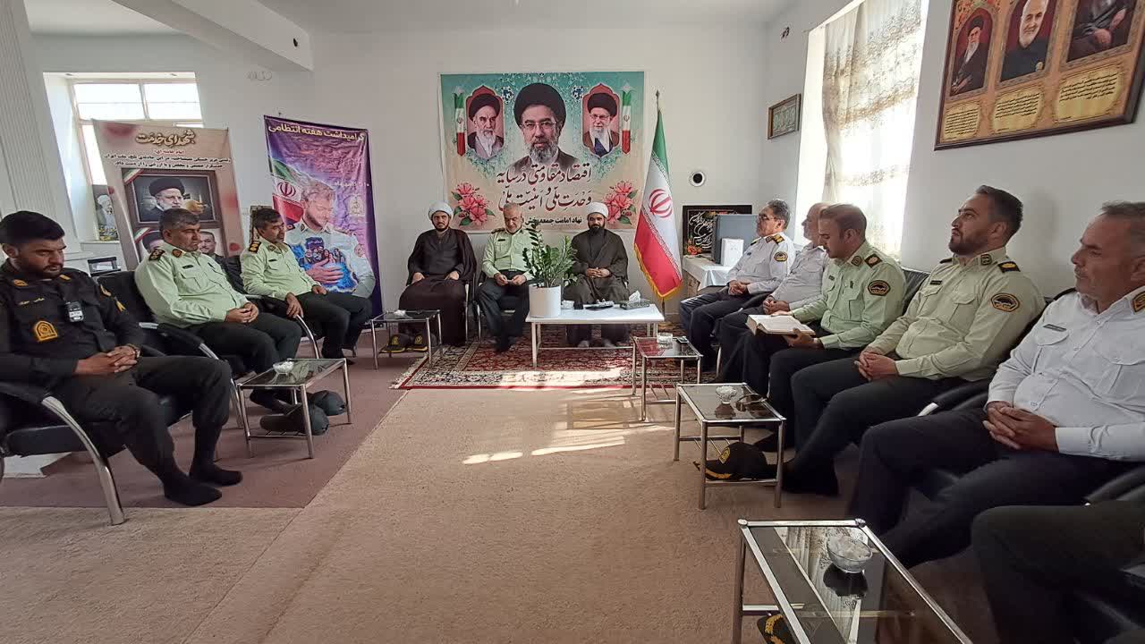 دیدار فرمانده انتظامی بشرویه با امام جمعه بخش ارسک به مناسبت هفته انتظامی