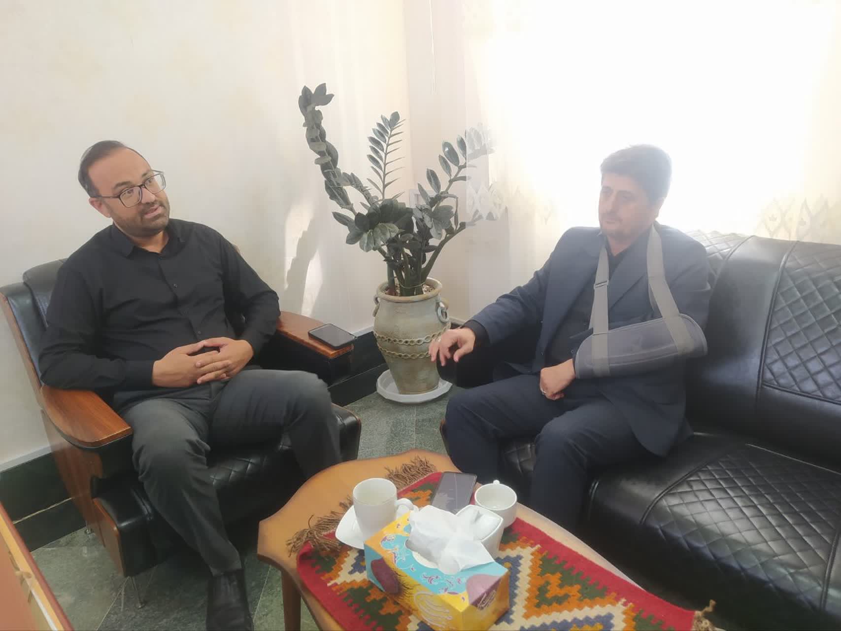 دیدار مدیر آموزش و پرورش سرایان با فرماندار و بررسی مسائل آموزشی شهرستان