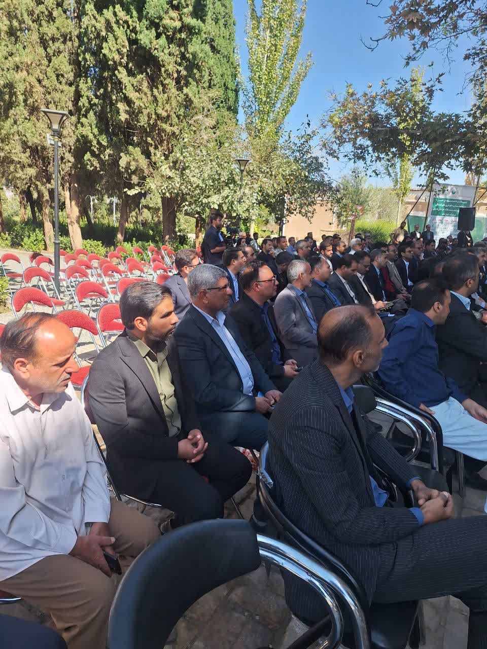 نشست بررسی مسائل و چالش‌های توسعه روستاها در بیرجند