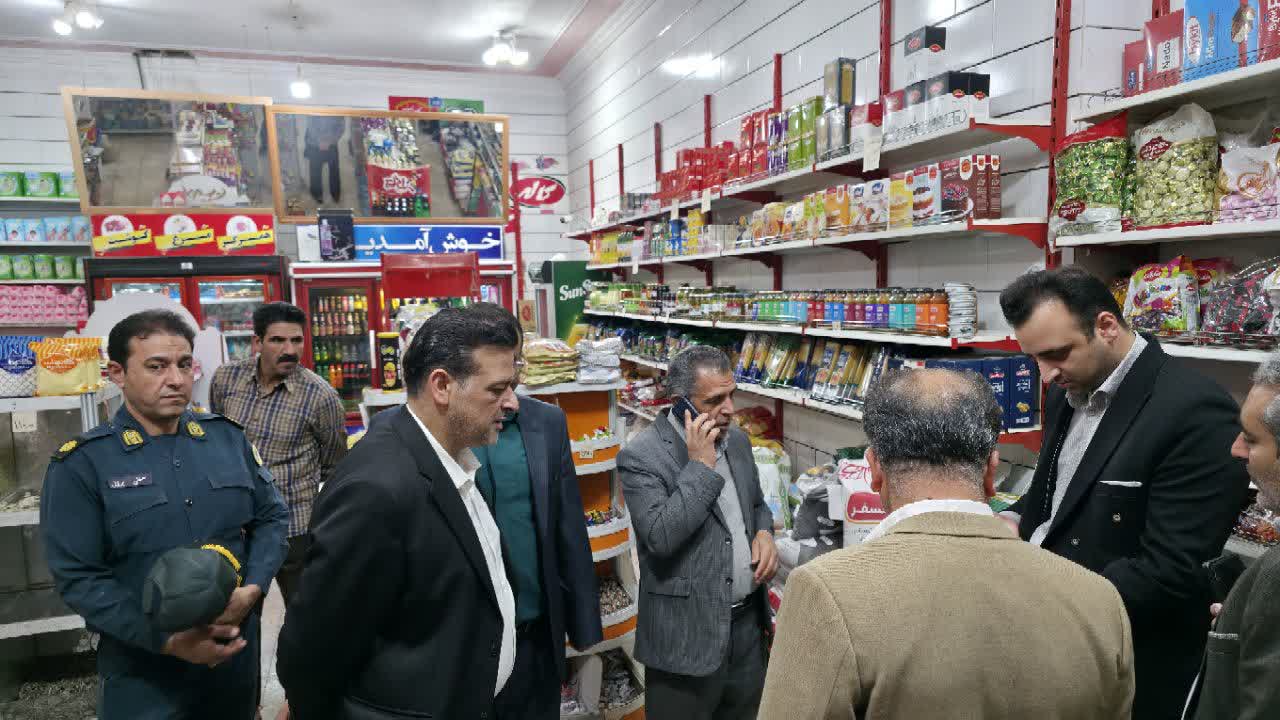 بازدید میدانی فرماندار فردوس از واحدهای صنفی و بررسی قیمت‌ها