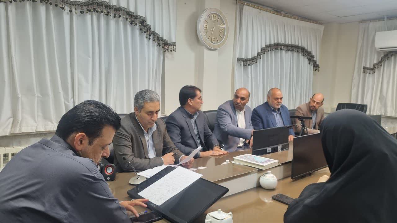بررسی موانع به سازی سینمای دانش آموزی فردوس با حضور فرماندار 