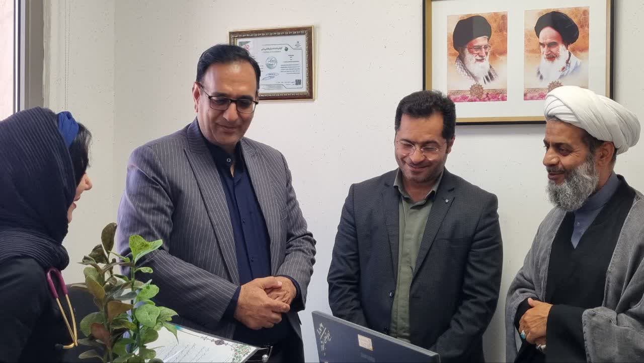 تجلیل از جمعی از پزشکان و متخصصان بیمارستان امام رضا(ع)