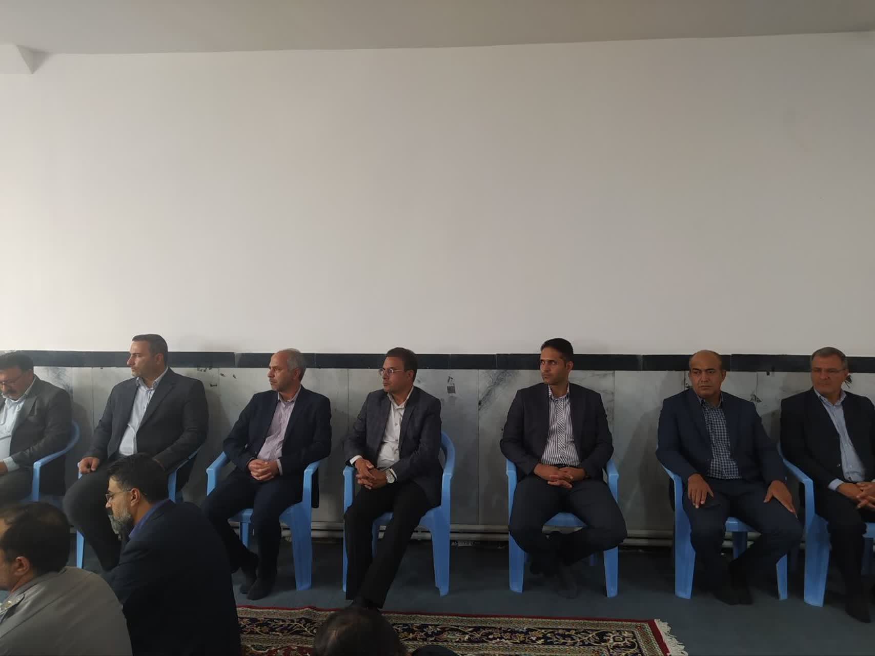 دیدار فرماندار و اعضای شورای اداری و تأمین شهرستان سرایان با امام جمعه 